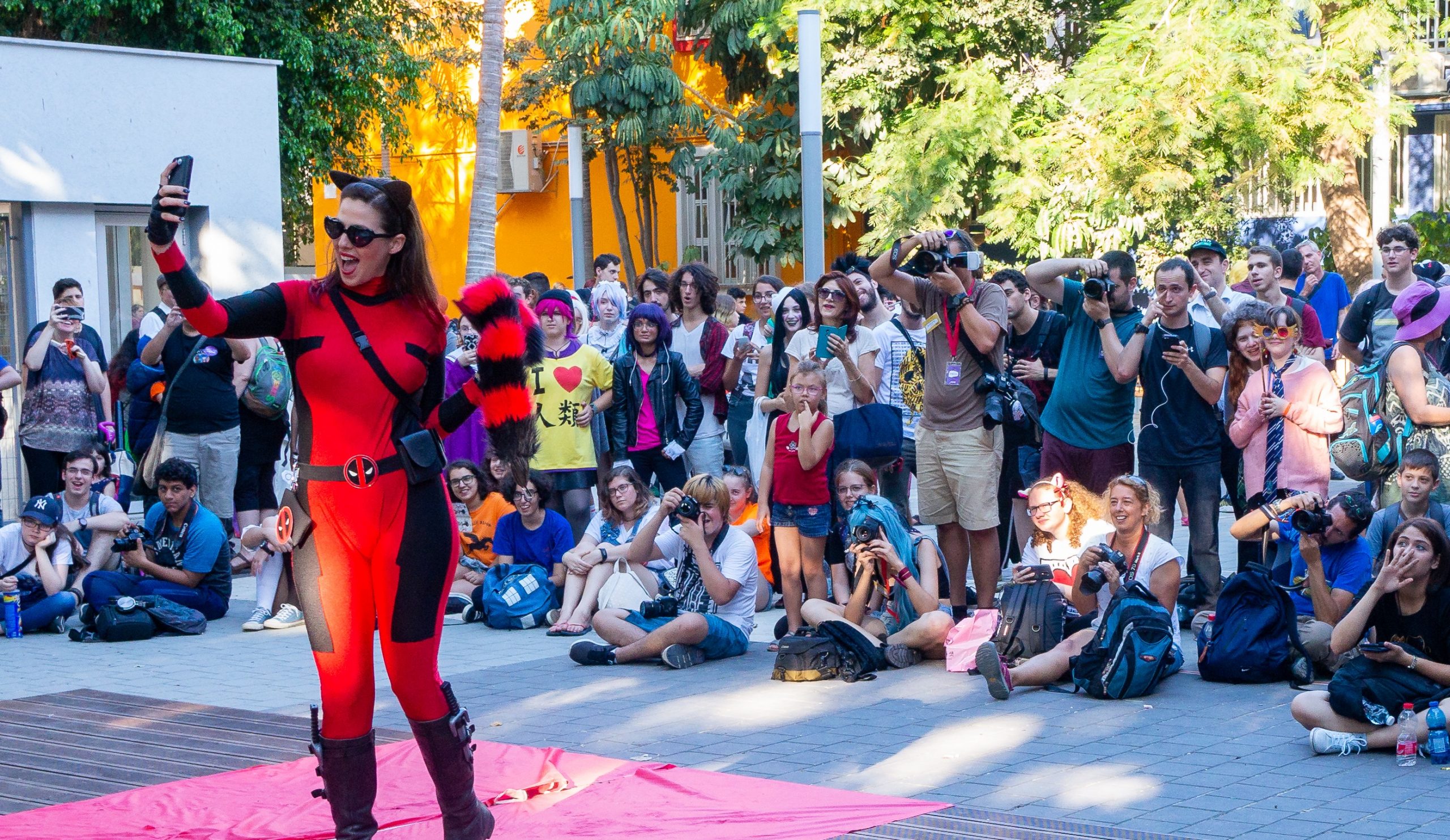 השטיח האדום - הבמה הפתוחה לקוספליירים באירוע חוצות המתקיים בשני ימי הפסטיבל הראשונים